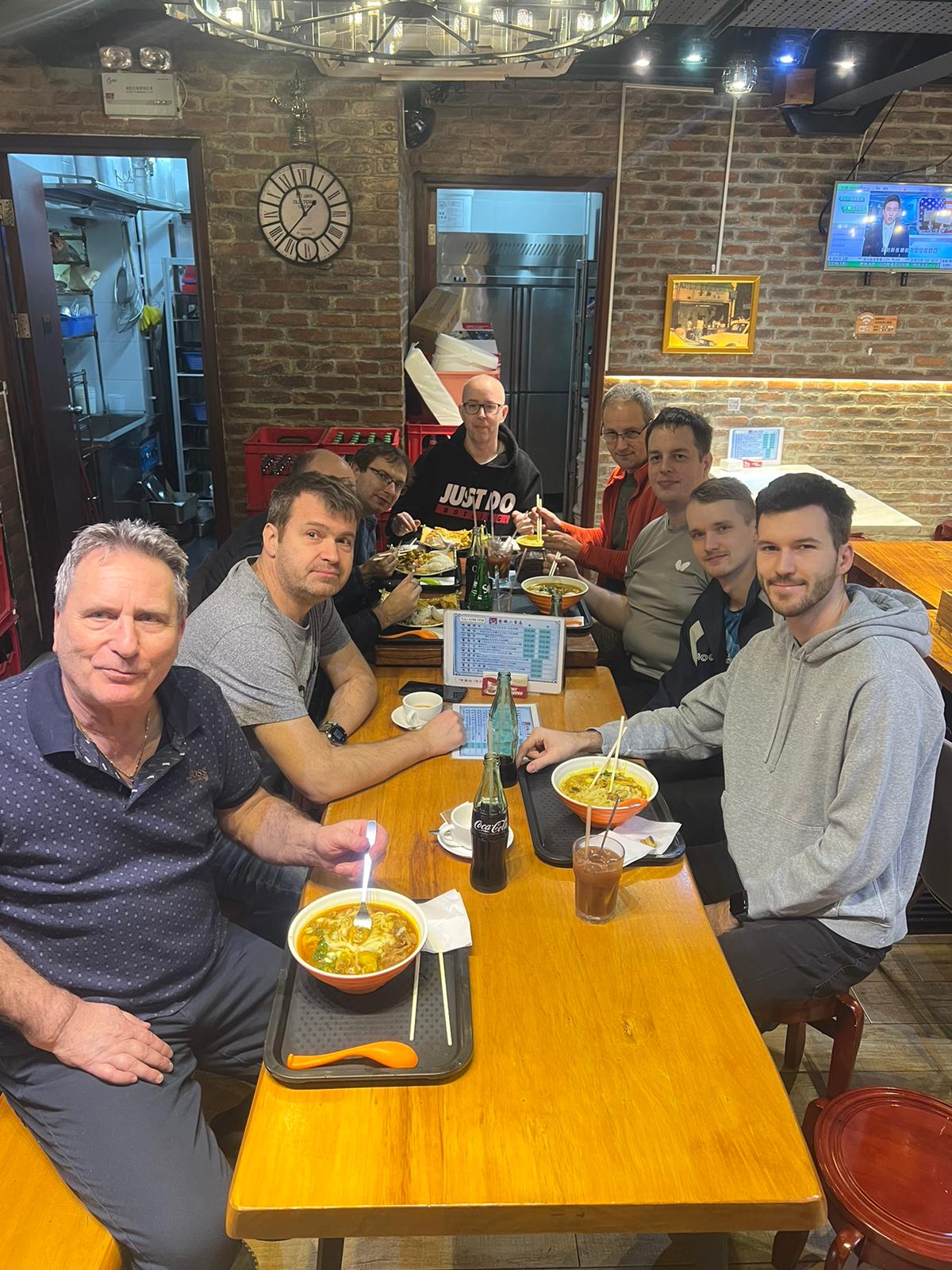 Společný oběd po příjezdu